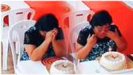 Isang babaeng mag-isang nagdiwang ng kanyang kaarawan, umantig sa mga netizens