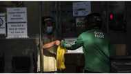 Grab PH, may pa-free delivery matapos mag-viral ang video ng Grab delivery rider