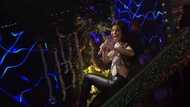 Netizens, naaliw sa pa-take two ni Anne Curtis sa kanyang production number