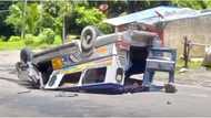 Jeep, bumangga sa concrete barrier; pasaherong babae, patay matapos tumilapon at mabangga ng truck