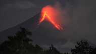 Mt. Mayon, namataang may umaagos na lava sa bunganga; Albay, nasa state of calamity na