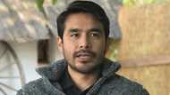 Atom Araullo flexes a pic of him with sablay; finally takes his long-delayed grad march with parents