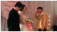 Masakit besh! Ex-BF at bride, napahagulhol na lang sa harap ng groom sa kasal