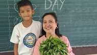 Titser na nakatanggap ng saluyot mula estudyanteng walang pambili ng rosas sa Teacher’s Day, viral