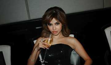 Alexa Miro, pinangalanan ang aktres na umano'y 3rd party sa breakup