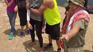 LOOK! After encountering a giant snake, Sarah Geronimo gets a kiss from Matteo!