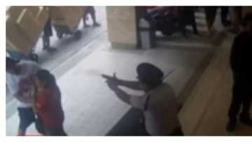 Lalaki na minura at dinuro ang nakaalitang sekyu sa parking, patay sa pamamaril ng guwardiya