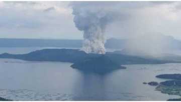 Kahit kalmado! Awtoridad, nagbabala sa mga panganib na dulot ng Taal Volcano