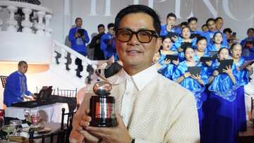 Ogie Alcasid, tuwang-tuwa sa pirma ni Vic Sotto sa kanyang vintage vinyl