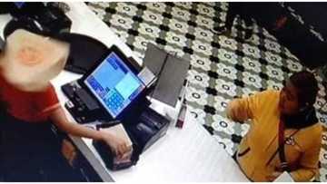 Huli-cam! Cashier sa fastfood, umalma sa pamamato ng 1 customer