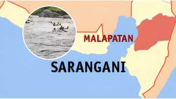 Dedikasyon ng mga titser na tumatawid sa ilog sa gitna ng ulan, viral sa social media