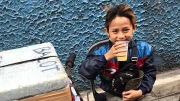 10-year-old boy sells balut to gather funds for his nanay's surgery