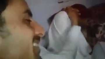 Aktwal na video call ng Pakistani kay kabayang OFW lumabas
