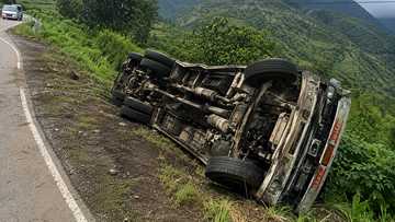 Truck na may 39 pasahero tumagilid sa Kabayan, Benguet; limang katao, nasawi