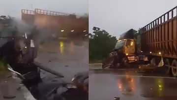 Dalawa patay, dalawa sugatan, sa salpukan ng trailer truck at pickup sa airport road sa Negros