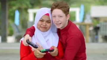 Pinay domestic helper gets married to American guy she met through online game