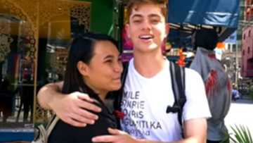 Foreigner pretends to have lost his money to see if Pinoys would help him