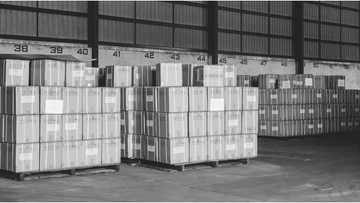 30 binti ng mga tao, na-stuck sa isang warehouse ng mahigit 1 taon dahil sa legal issues