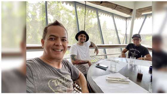 Direk Bobet Vidanes, ibinahagi ang picture ng kanyang "true friends" na sina Billy Crawford at Kuya Kim