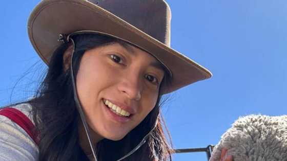 Photo ni Isabelle Daza na umiiyak sa kasal ng kapatid, viral: “My little sister is married”