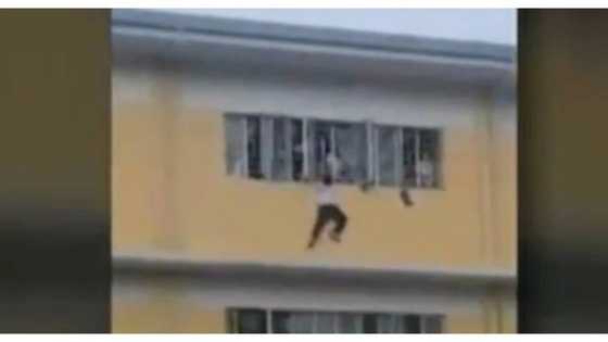Gr.5 student sa viral video na nakalambitin sa bintana, ₱10 raw ang dahilan bakit ito nagawa