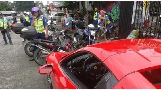 Driver pinaharurot ang pag-aaring Ferrari matapos masita ng MMDA dahil sa illegal parking