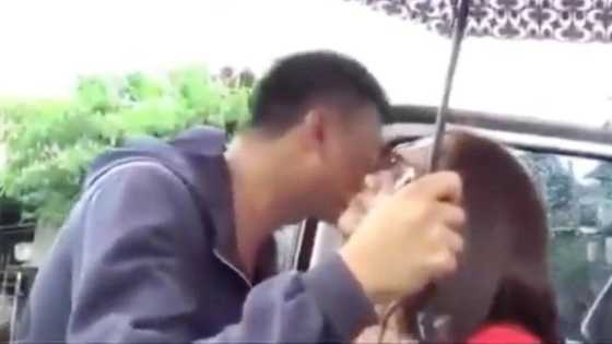 Aray ko po! Viral ang isang babaeng 'marupok' pero bumigay din pala matapos muling suyuin ni boyfie