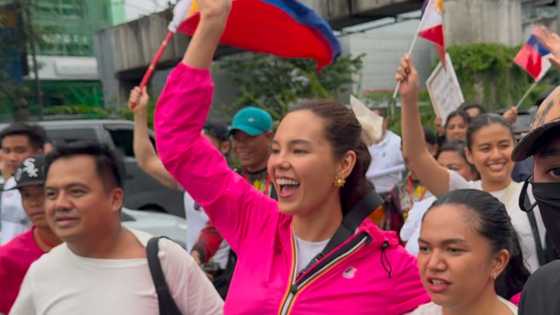 Catriona Gray, may “raise your flag” moment habang nakikiisa sa Trillion peso march