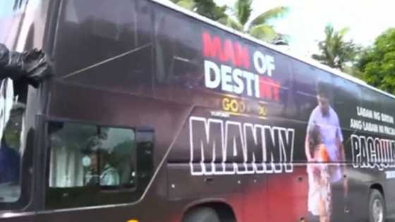 Manny Pacquiao, agaw-pansin ang sinakyang malaking “Man of Destiny” campaign bus sa pagfile ng COC