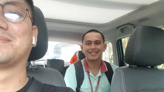 Lalaking tinulungan pa ang rider na nakabangga sa kotse niya, umantig sa mga netizens