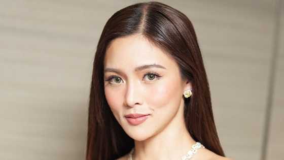 Kim Chiu, masayang isinalaysay ang nangyari sa isang customer na pumunta sa HQ nila