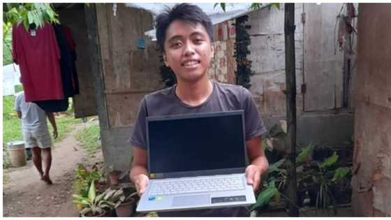 Guro, sinurpresa ng bagong laptop ang dating estudyante na humingi ng tulong