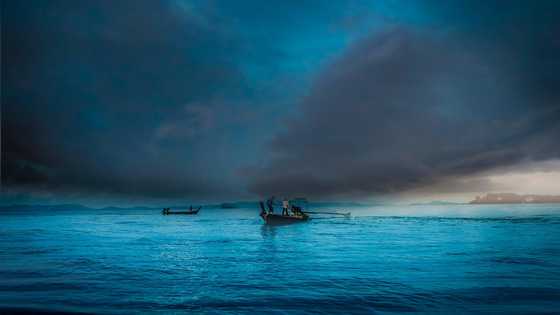 Philippine Coast Guard, nagligtas ng apat na mangingisdang napadpad sa dagat ng Bataan