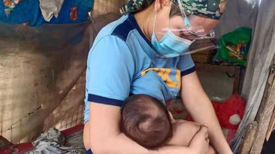 Police officer, pinadede ang gutom na sanggol na natagpuan niya matapos marinig ang malakas na iyak nito