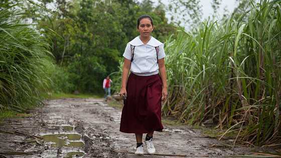 My parents demanded that I marry to keep the family business, so I chose a farm girl to spite them