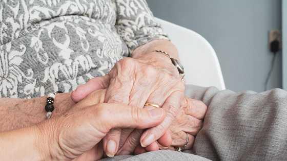 Mga apo, pinag-tripan ang kanilang lola na PWD; ilang kamag-anak, umalma