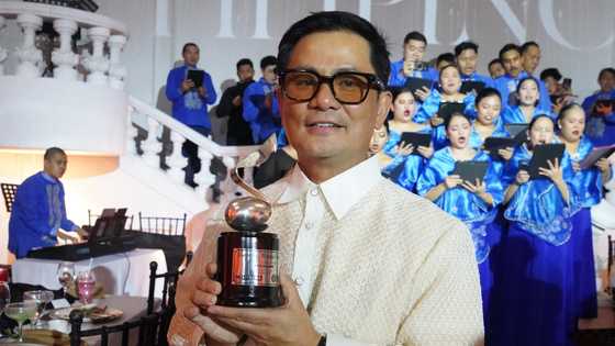 Ogie Alcasid, tuwang-tuwa sa pirma ni Vic Sotto sa kanyang vintage vinyl