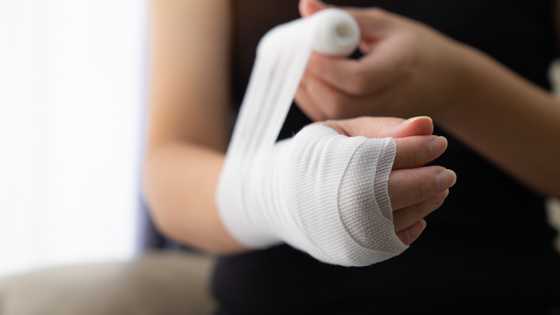 My husband made me host his birthday party with my arm broken – I taught him a harsh lesson