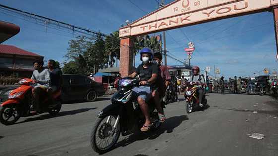 Lady rider in Cebu goes viral for dangerous stunt on national highway