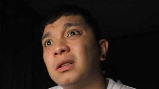 Jon Gutierrez reacts to netizen who posted "proof" that he changed his phone's wallpaper