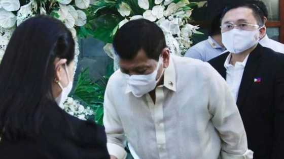 Pangulong Duterte, dumalo at nakiramay sa burol ni Susan Roces