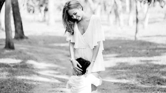 Netizens rally behind Maggie Wilson for her reflection on "motherhood"