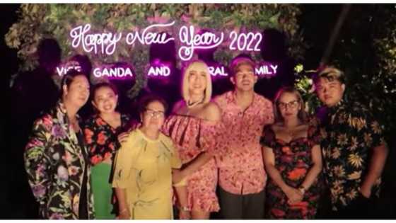 Vice Ganda at kanyang family, masayang sinalubong ang 2022 sa Amanpulo