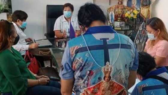 Mga larawan ng pagkikita ni Madame Hoffs at Marjorie Abastas sa barangay, viral na