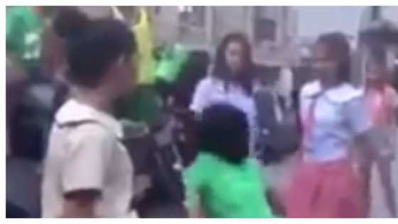 Netizens, nanggagalaiti di umano sa galit sa mga dalagitang bully sa viral video