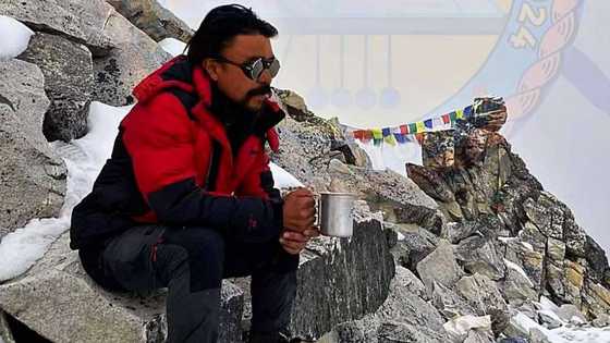 Pinoy mountaineer, binawian ng buhay sa Mt. Everest