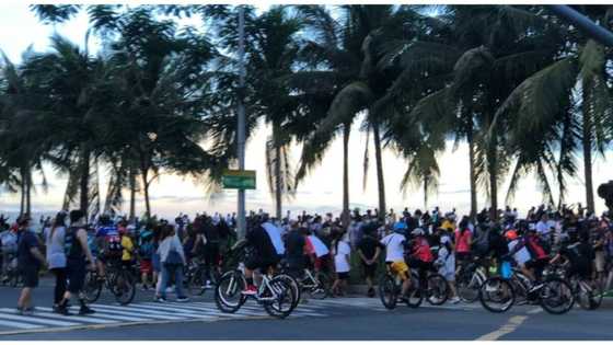 Manila Bay, patuloy na dinadagsa para lang makapag-selfie sa 'white sand'