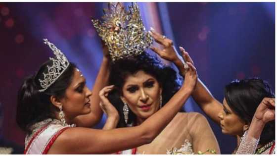 Itinanghal na Mrs. Sri Lanka, binawian ng korona dahil hiwalay umano sa asawa