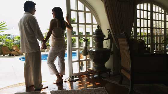 I paid for a vacation for my husband's 35th birthday — I found I'd been replaced by “another guest.”