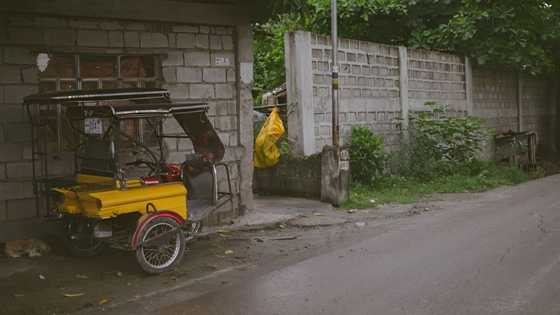 Babae, naabutan ng panganganak sa traysikel na sinakyan